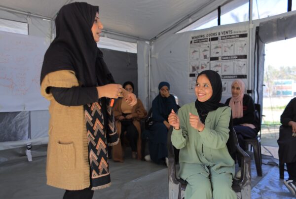 سبارك تطلق أنشطة موسيقى ودراما لدعم المراهقات نفسيًا في دير البلح ضمن مبادرة "نَفَس"